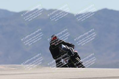 media/Oct-13-2025-Moto Forza (Mon) [[a66d839500]]/3-B Group/Session 4 (Turn 9)/